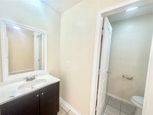 Building Photo - 5101 Purple Sage Dr