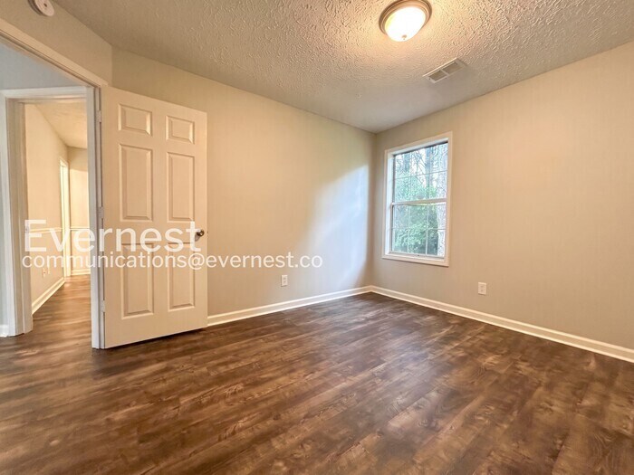 Building Photo - 1336 Yorkshire Ln