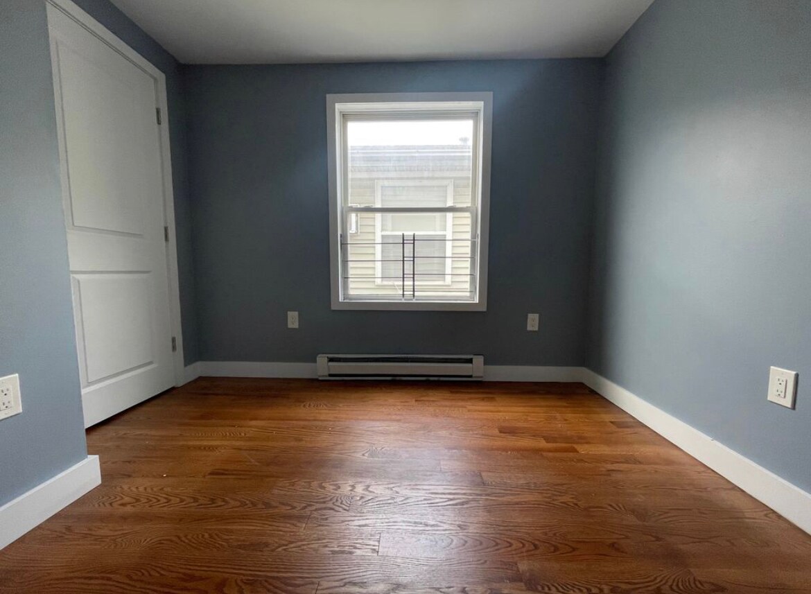 Building Photo - 363 Halladay St