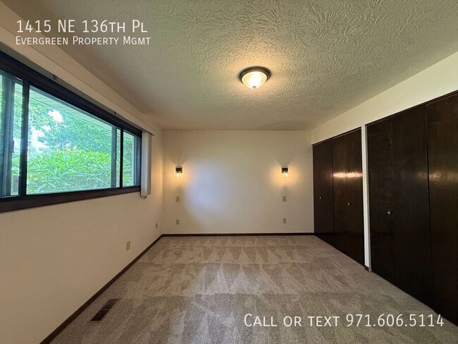 Building Photo - 1415 NE 136th Pl