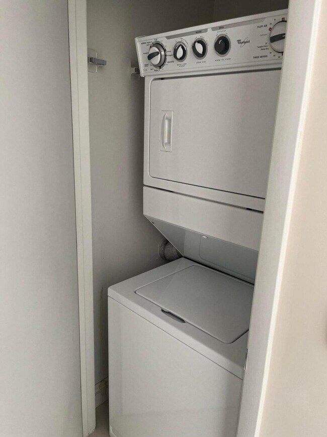 Building Photo - 550 Okeechobee Blvd