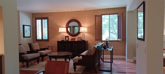 Building Photo - 6688 Via Regina