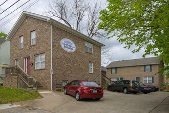 Building Photo - 2 bedroom-close to campus!