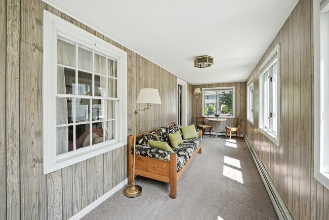 Building Photo - 40 Fairway Dr