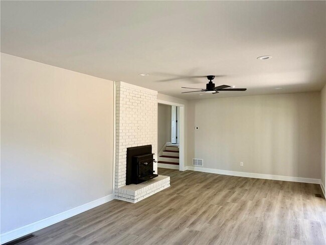 Building Photo - 2360 Gravel Springs Rd