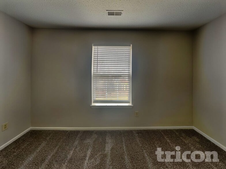 Building Photo - 6503 Townsend Way