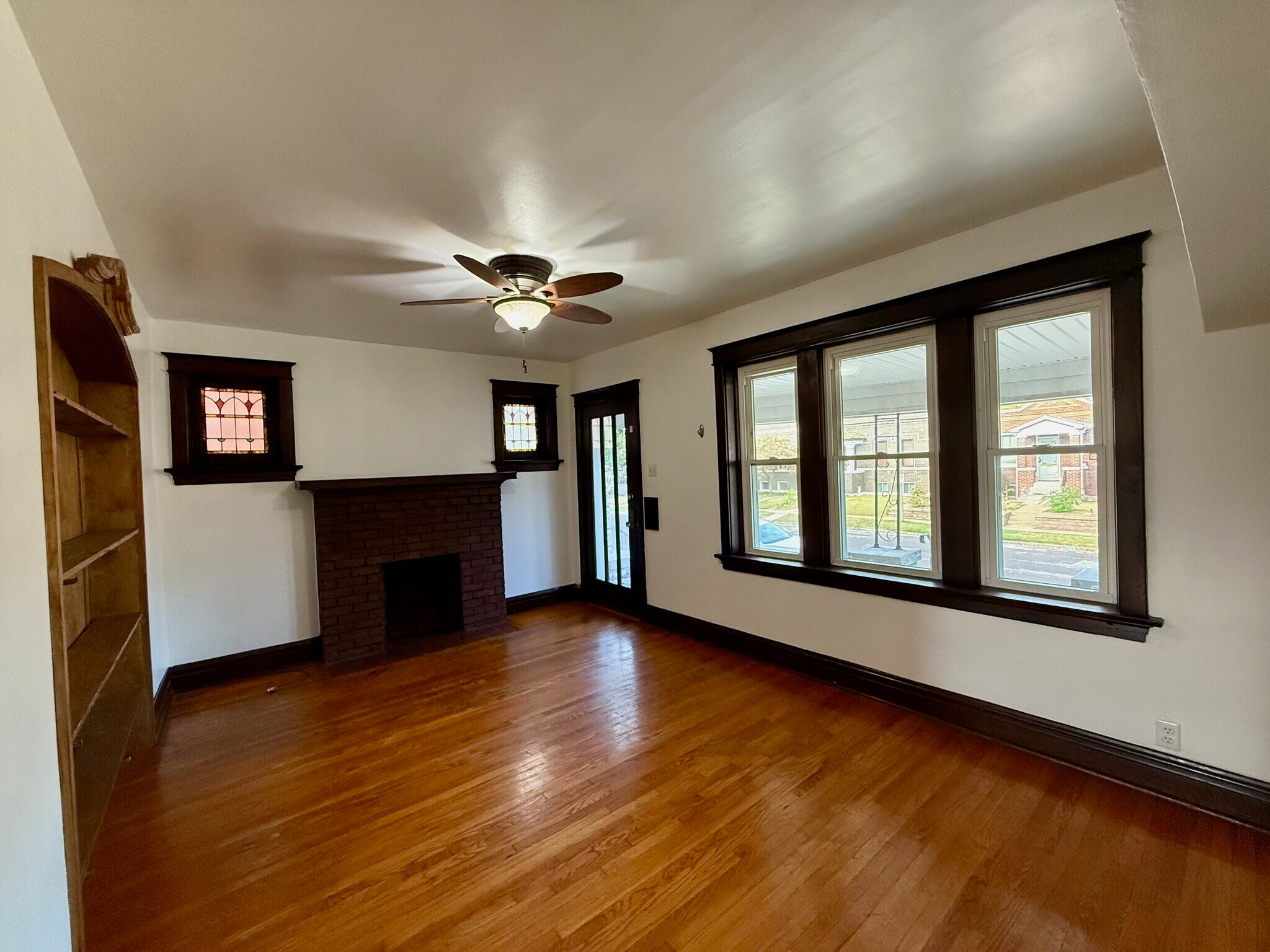 Living Room - 4950 Loughborough Ave