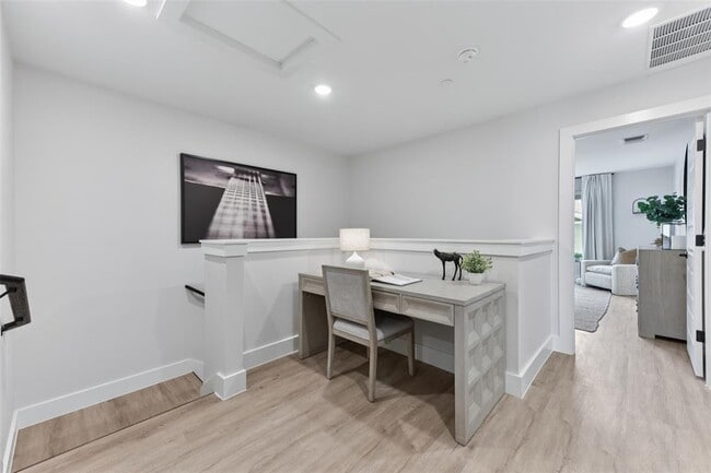 Building Photo - 7603 Strong Bow Ct