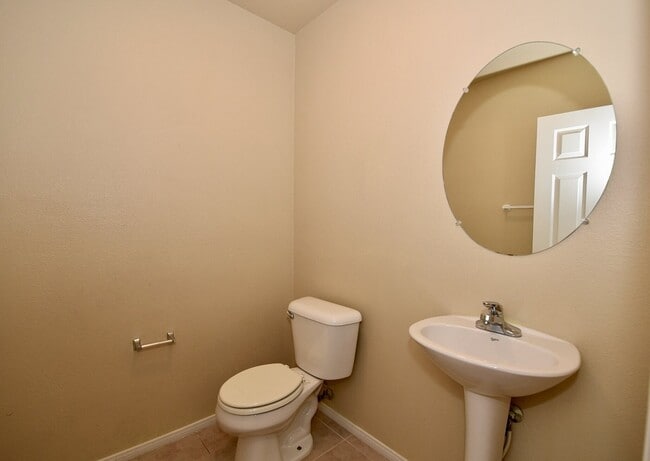 Building Photo - Beautiful Southwest 2-Story Home with Spacious Layout & Covered Patio