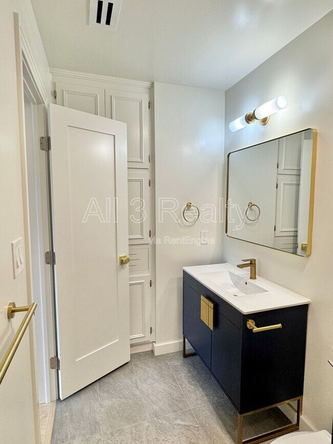 Building Photo - 3224 Little John Dr