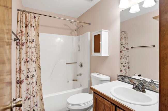 Building Photo - Well-Maintained Home with 2-Car Garage & Screened Back Porch in Central Location