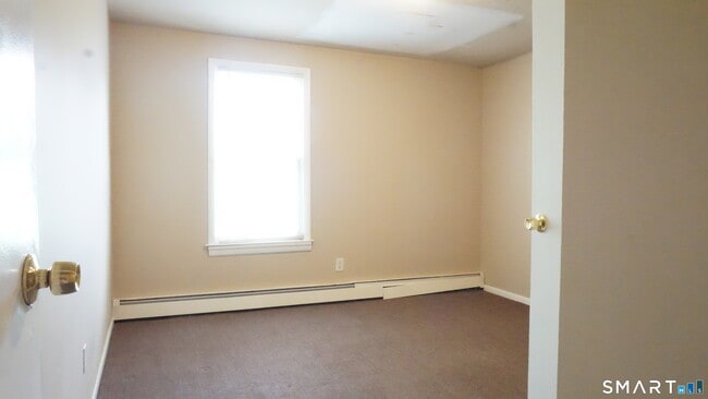 Building Photo - 136 Sherman St