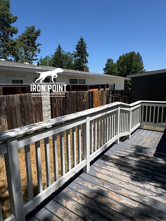 Building Photo - 3 Bed/1 Bath off Broadway near downtown Boise & BSU - Landscaping Included.