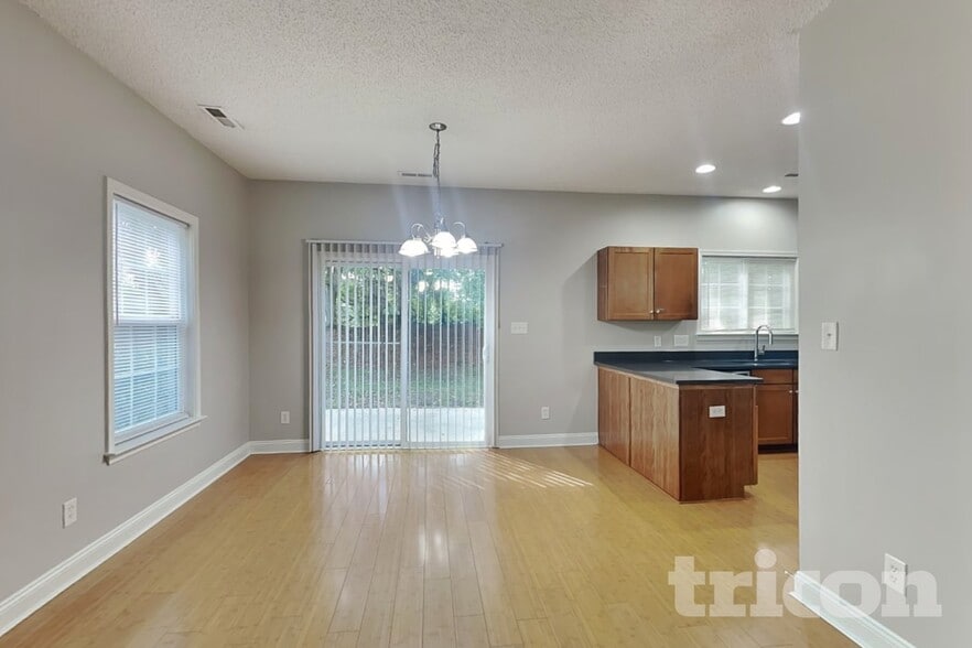 Building Photo - 13706 Traherne Ct