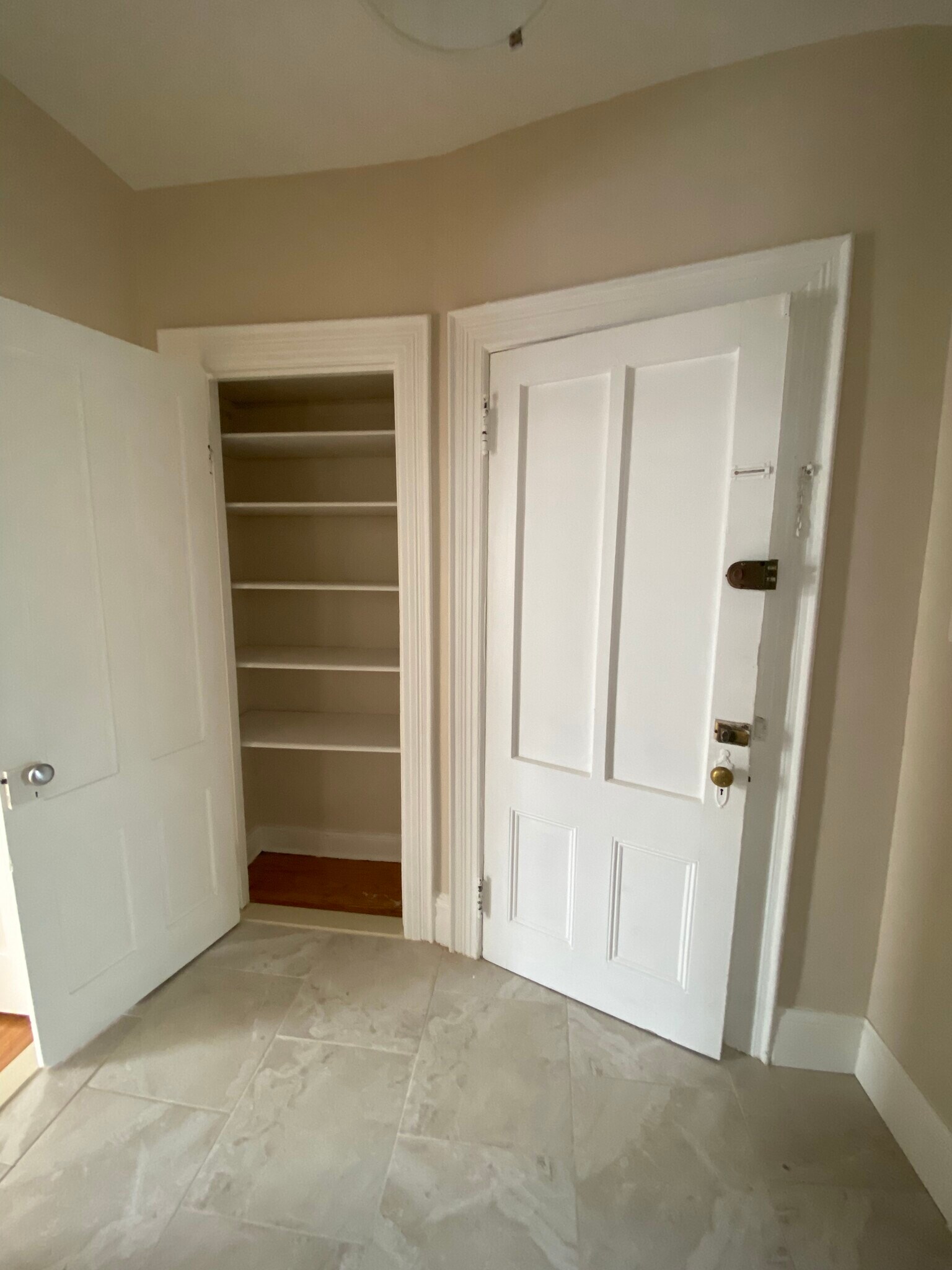 Entrance - 7418 88th Ave