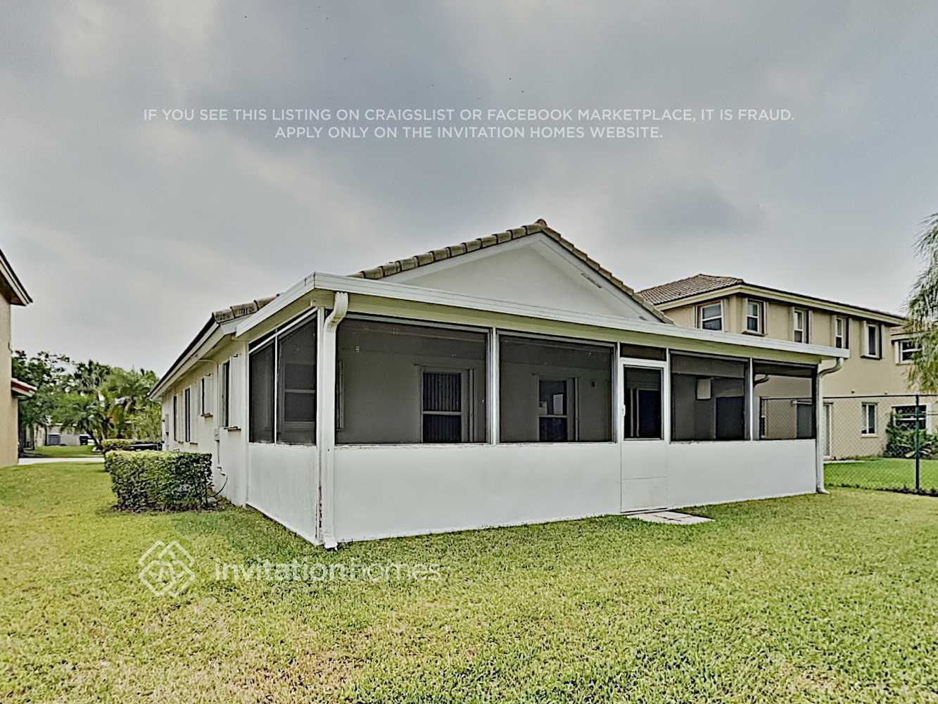 Building Photo - 444 SW 205th Ave