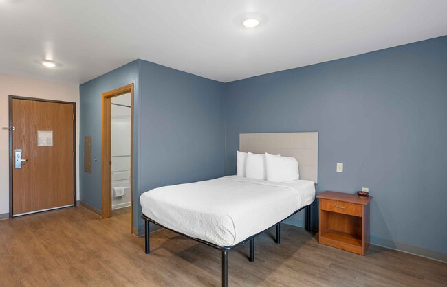 Building Photo - Furnished Studio-Springfield - South - Bat...