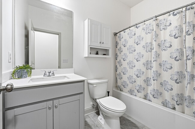 Building Photo - 212 Man O War Ct