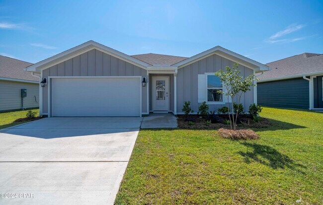 Primary Photo - 282 Boggy Creek Way