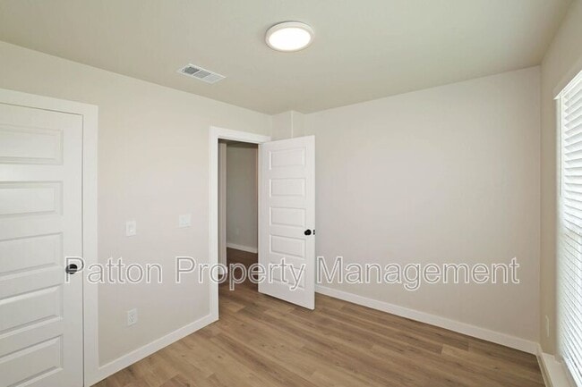 Building Photo - 8904 Bandit Dr