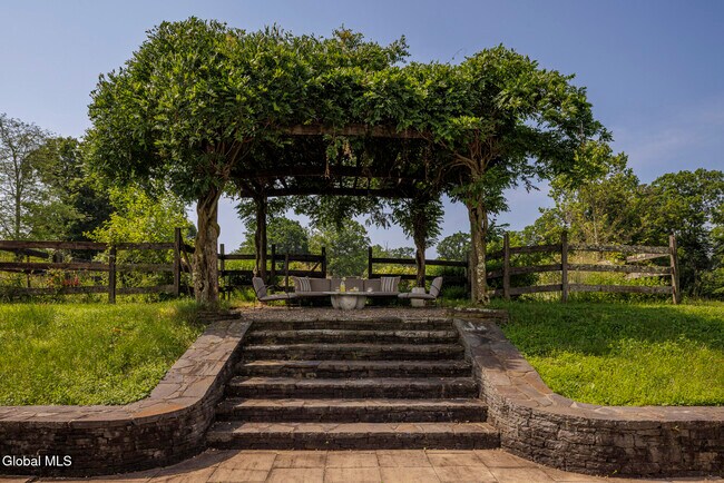 Building Photo - 243 Morton Rd