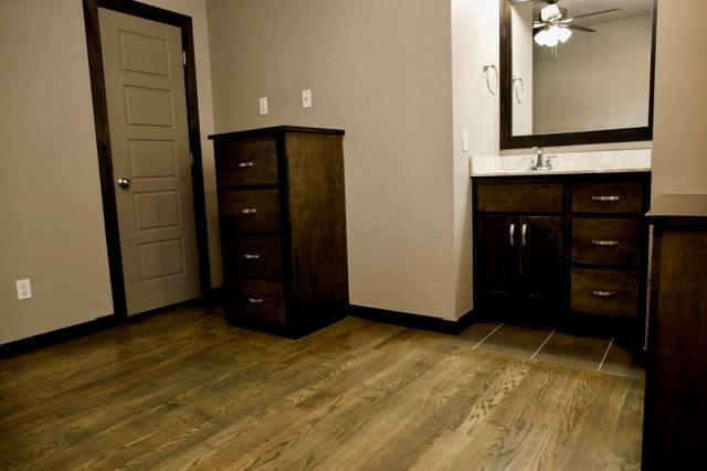 Building Photo - 705 S Jenkins Ave