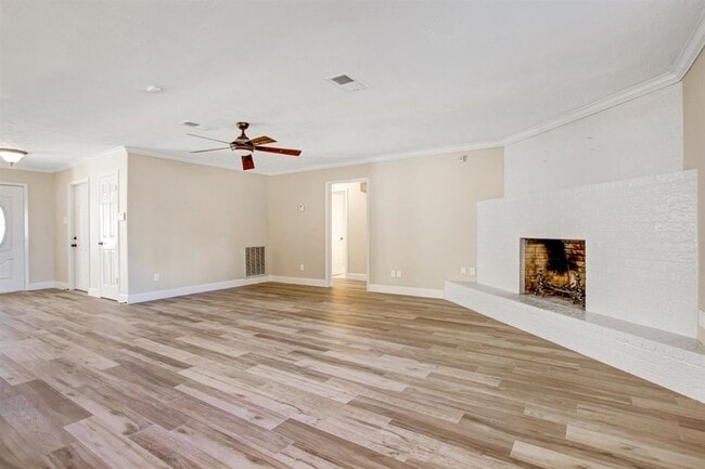 Building Photo - 505 Foxmeadow Ln