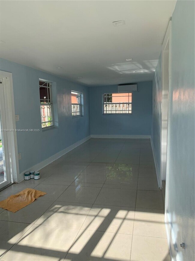 Building Photo - 7331 SW 16th St