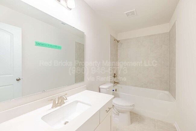 Building Photo - 317 Planters Trace Ln