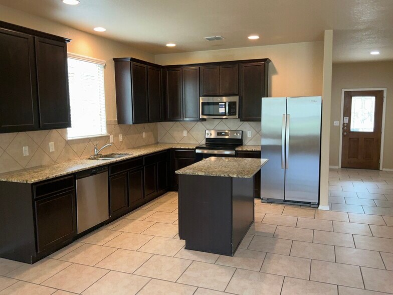 Building Photo - 2967 Nicholas Cove