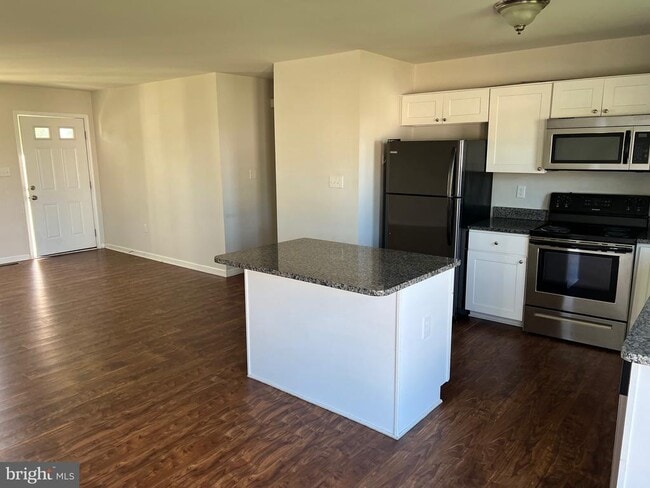 Building Photo - 203 NEPTUNE Way
