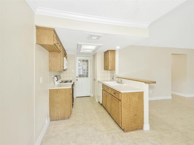 Building Photo - 2311 Lemonwood Ln