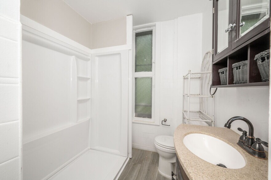 Building Photo - 475 Riddle Rd