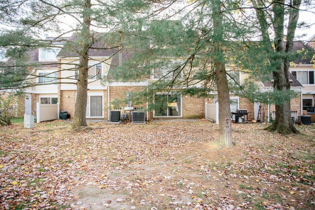 Building Photo - 1145 Golden Pond Ct