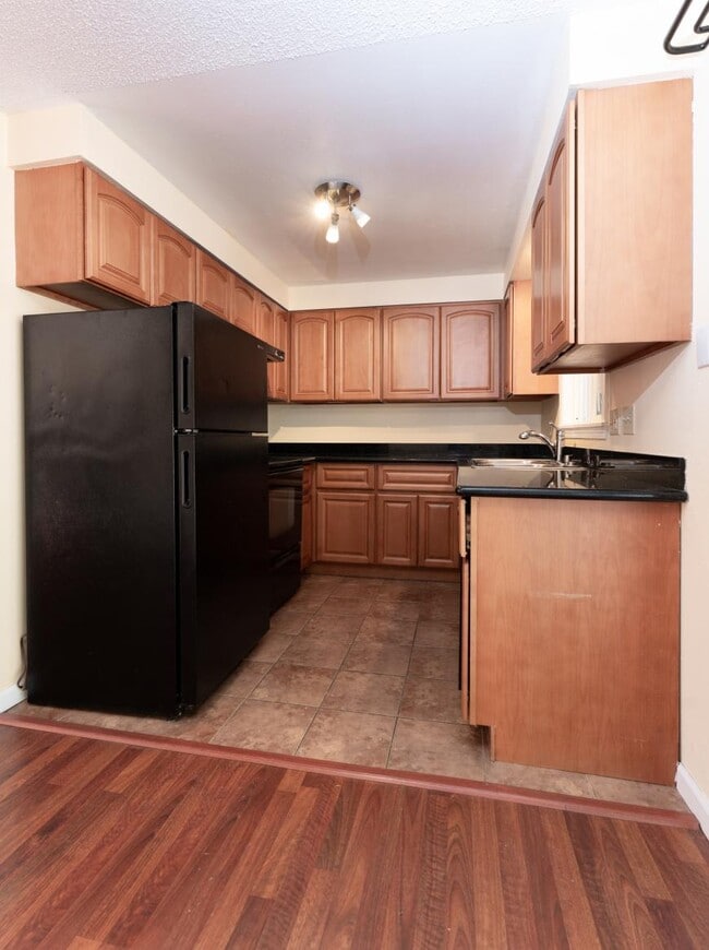 Building Photo - 2 bedroom in Mountlake Terrace WA 98043