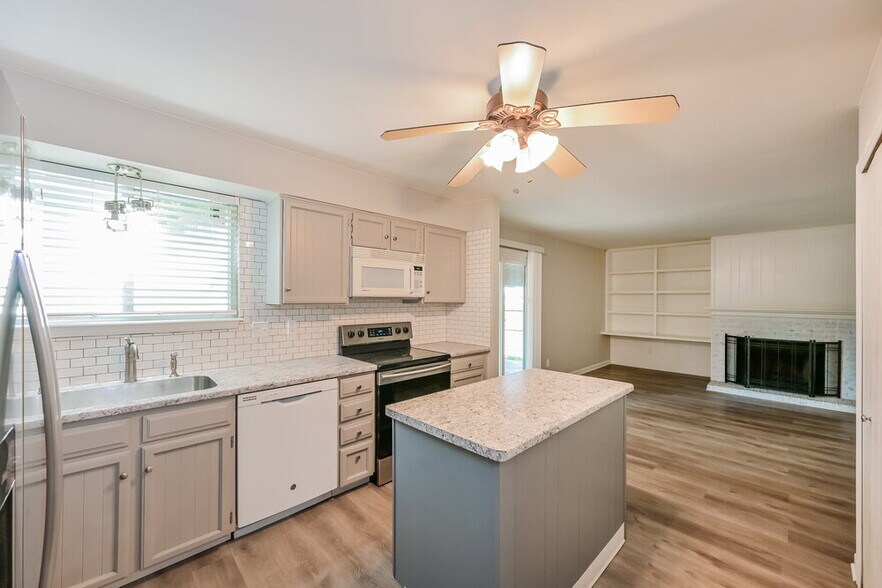 Building Photo - 645 S Joplin St