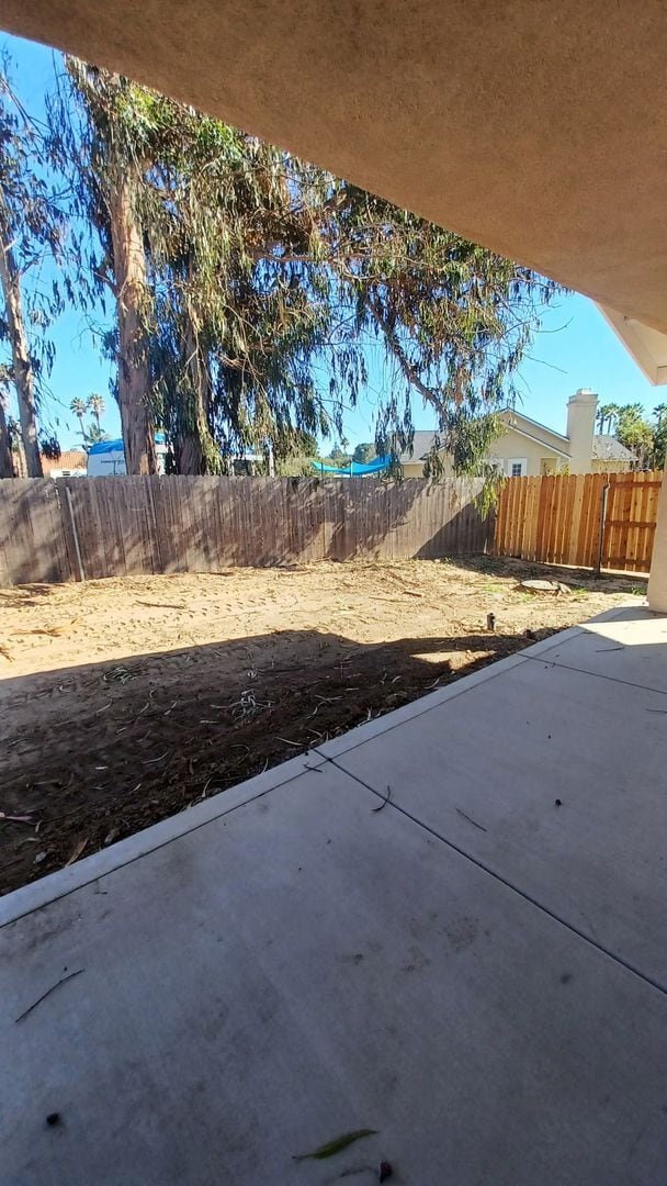 Building Photo - Modern 2 Bed/1 Bath Home, All Utilities Included!