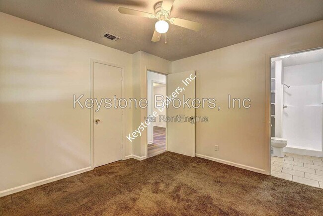 Building Photo - 2334 Ollie Dr