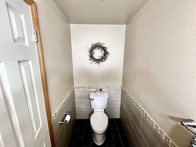 Building Photo - Ready Now! Beautiful Custom 3bd 2.5 bath H...