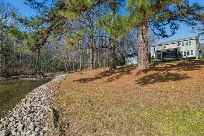 Building Photo - 594 Lake Haven Dr