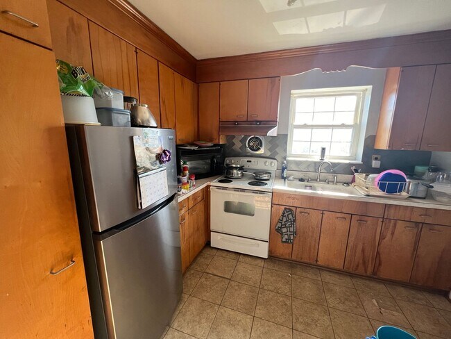 Building Photo - 4031 Sharon Court