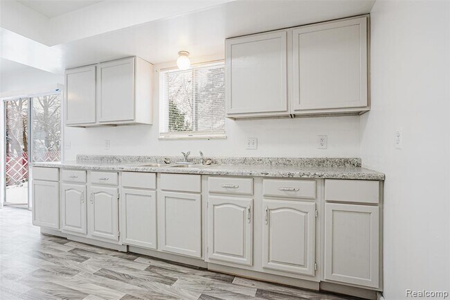 Building Photo - 6627 Orange Ln