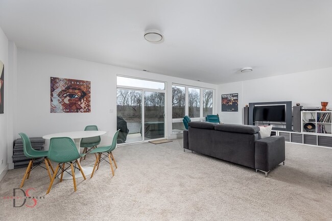 Building Photo - 43 Windward Way