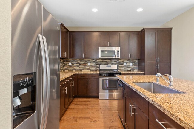 Building Photo - 20833 Grapevine Dr