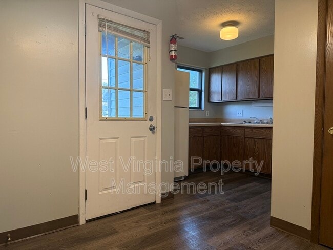 Building Photo - 82 Beagle Club Rd