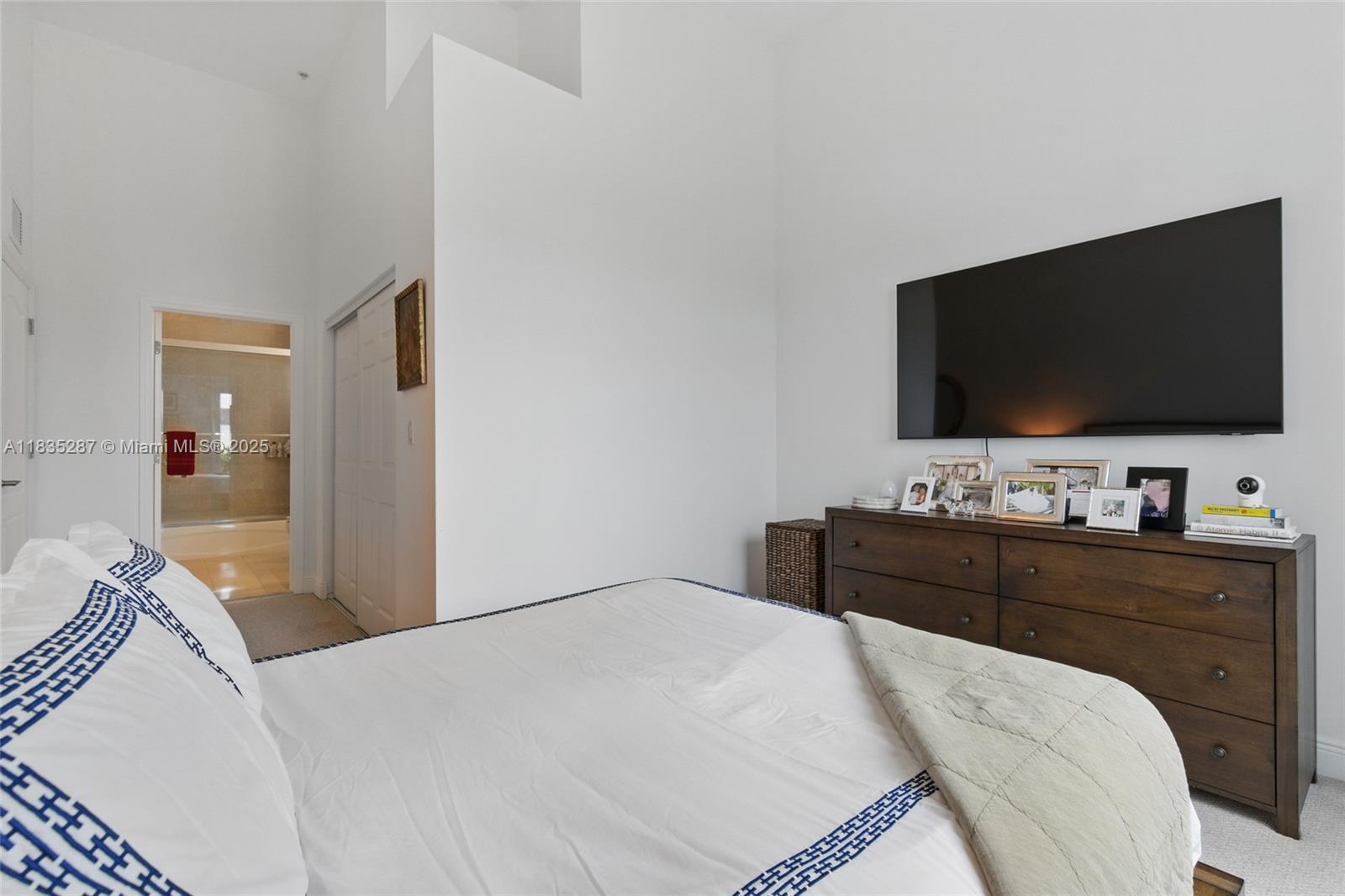 Building Photo - 2701 SW 3rd Ave