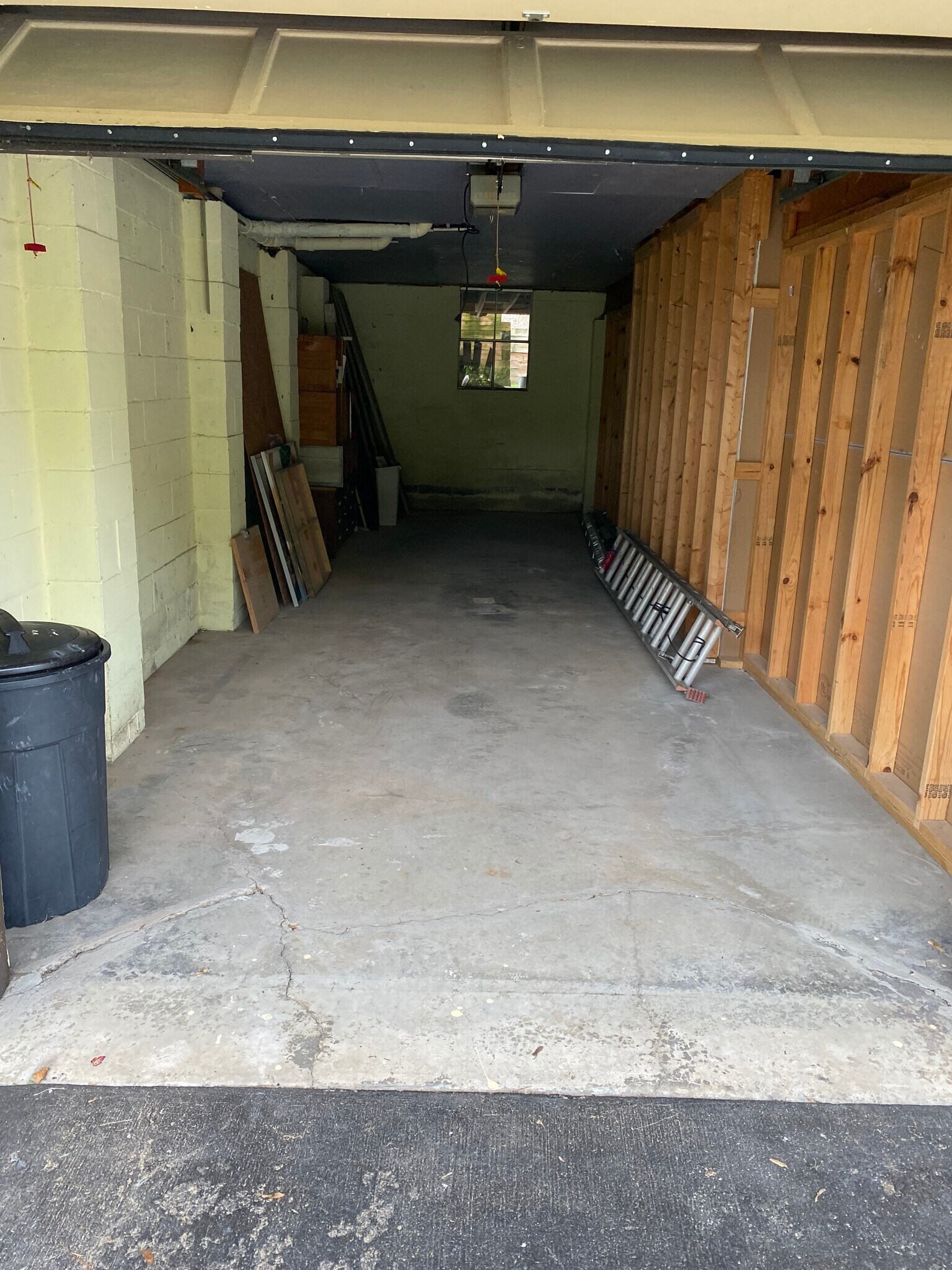 Huge extra storage - 817 Elysian Ave