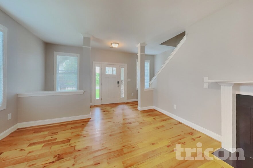 Building Photo - 70 Hilldebrant Dr