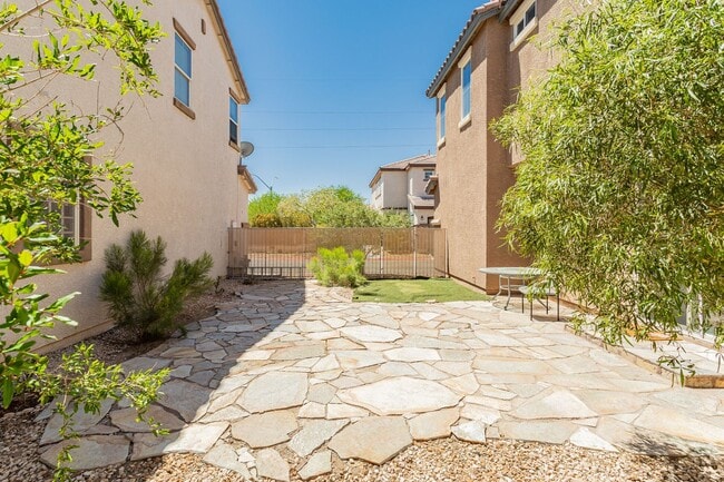 Building Photo - 8611 Splendid Leaf Ct