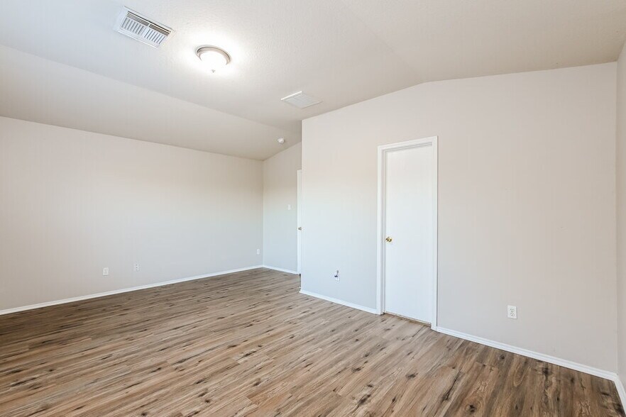 Building Photo - 7727 Painted Desert Dr